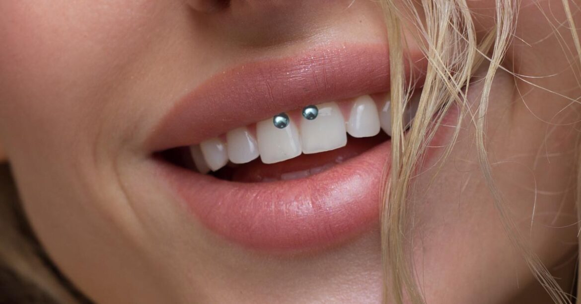 Lip frenulum clearance piercing jewelry